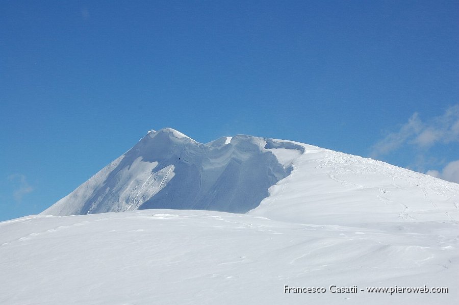 11 Cornici anche sulla cima di destra.jpg